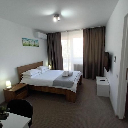 Revolution Apartment Baia Mare Exterior photo