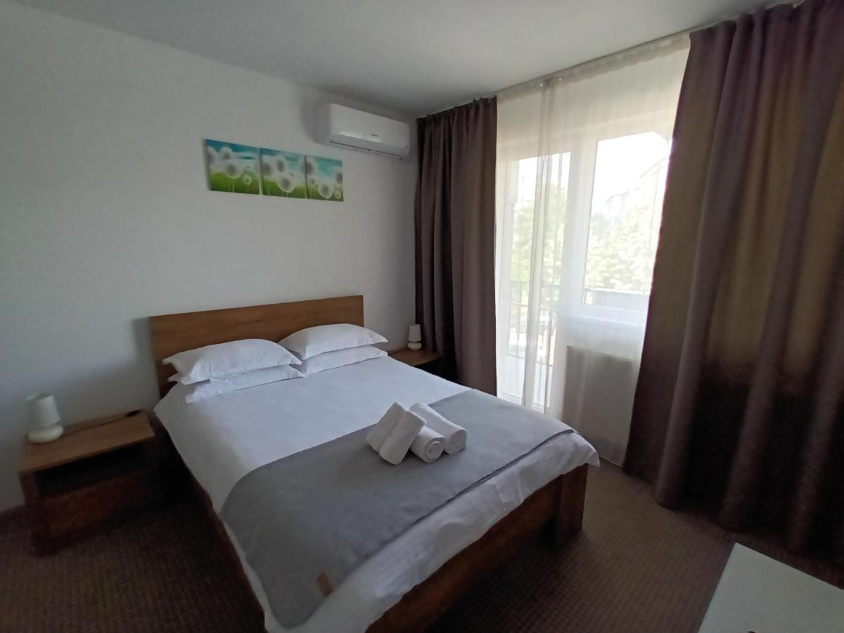 Revolution Apartment Baia Mare Exterior photo