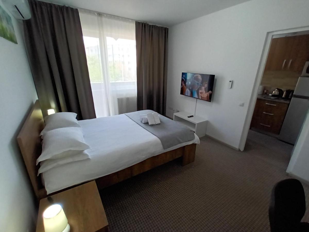 Revolution Apartment Baia Mare Exterior photo