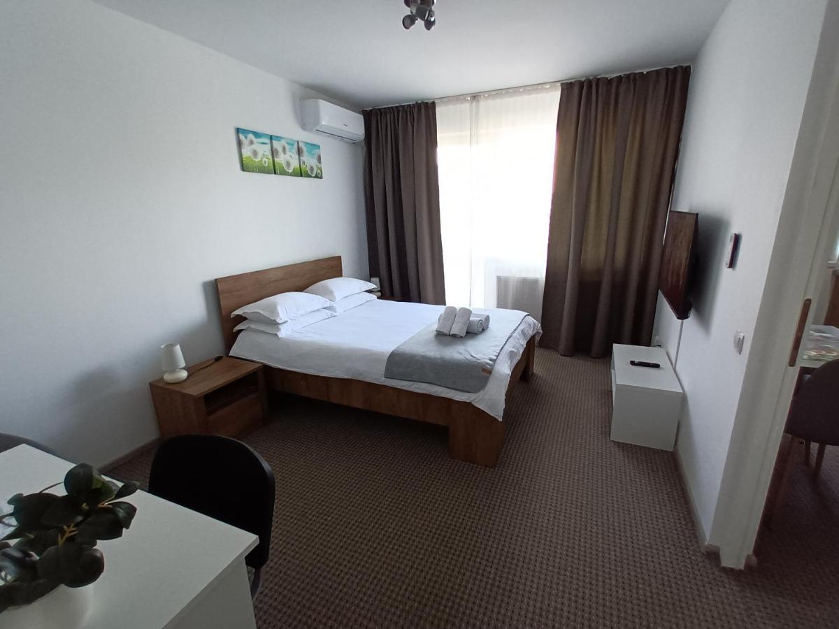 Revolution Apartment Baia Mare Exterior photo