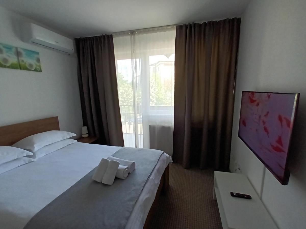 Revolution Apartment Baia Mare Exterior photo