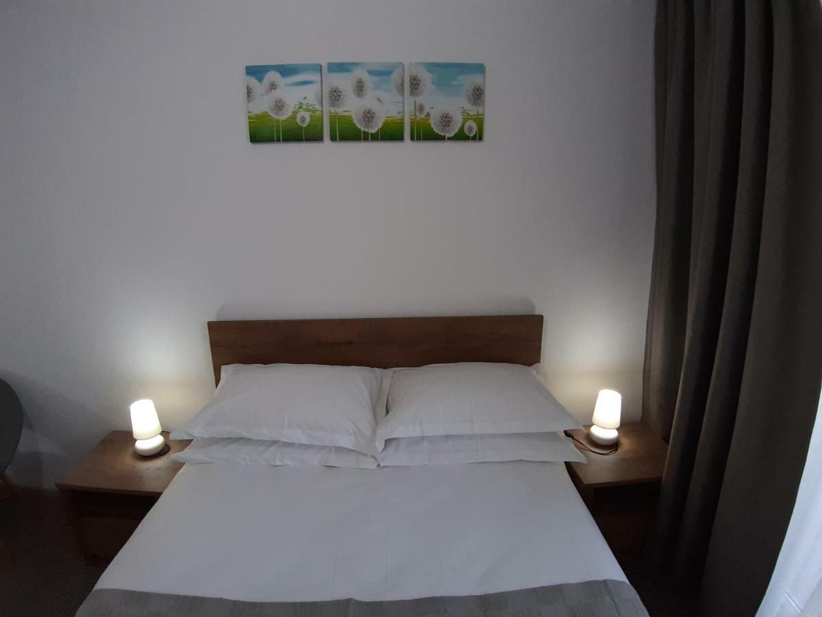 Revolution Apartment Baia Mare Exterior photo