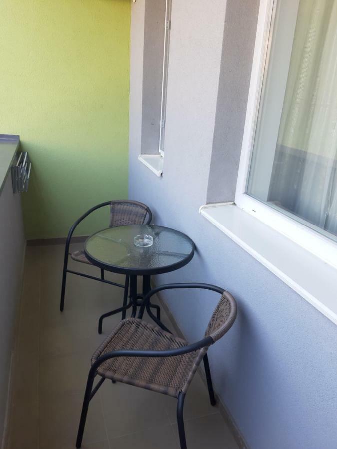 Revolution Apartment Baia Mare Exterior photo