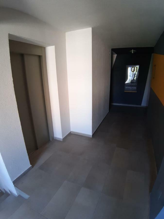 Revolution Apartment Baia Mare Exterior photo